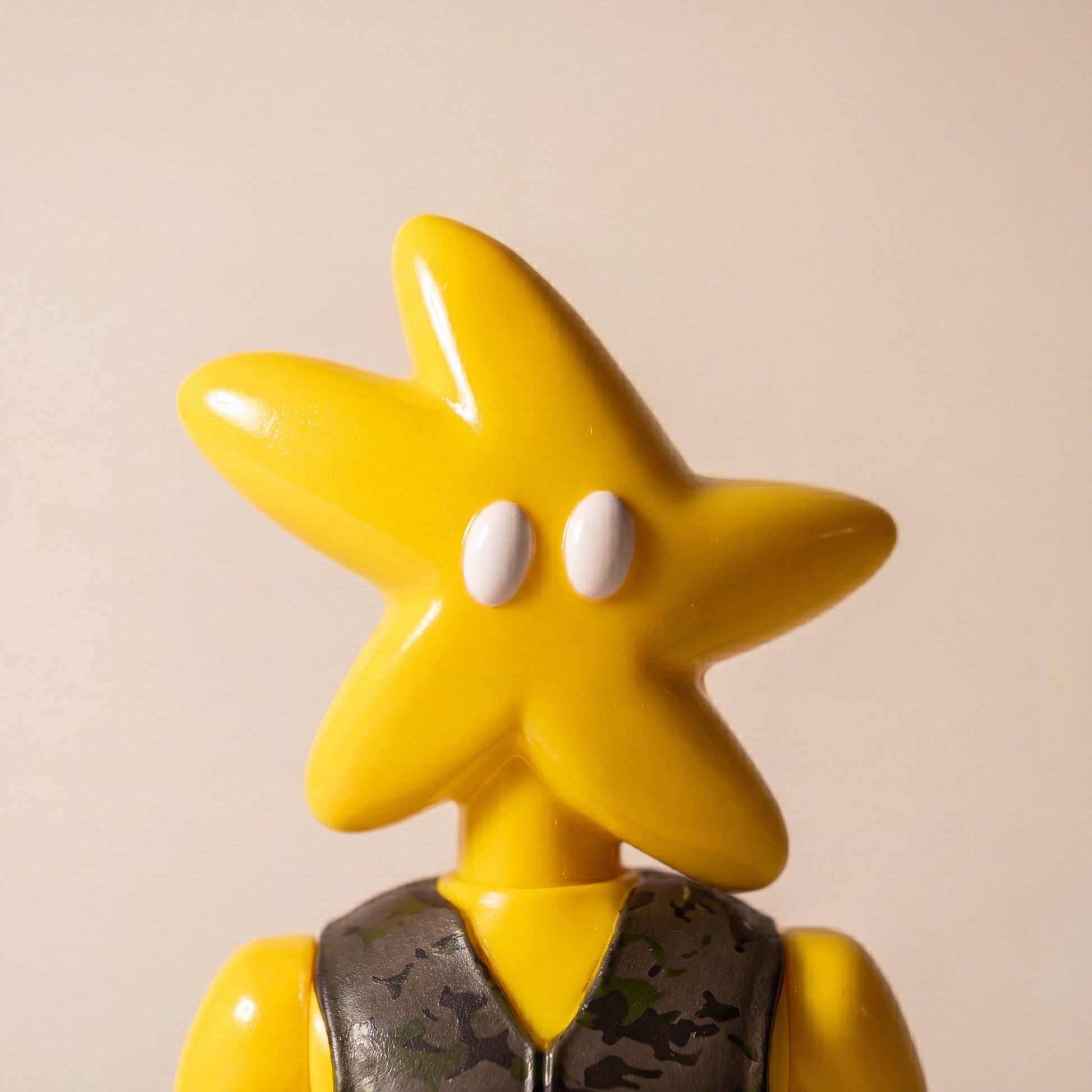 ST4RBOY FIGURE 001 — star head detail